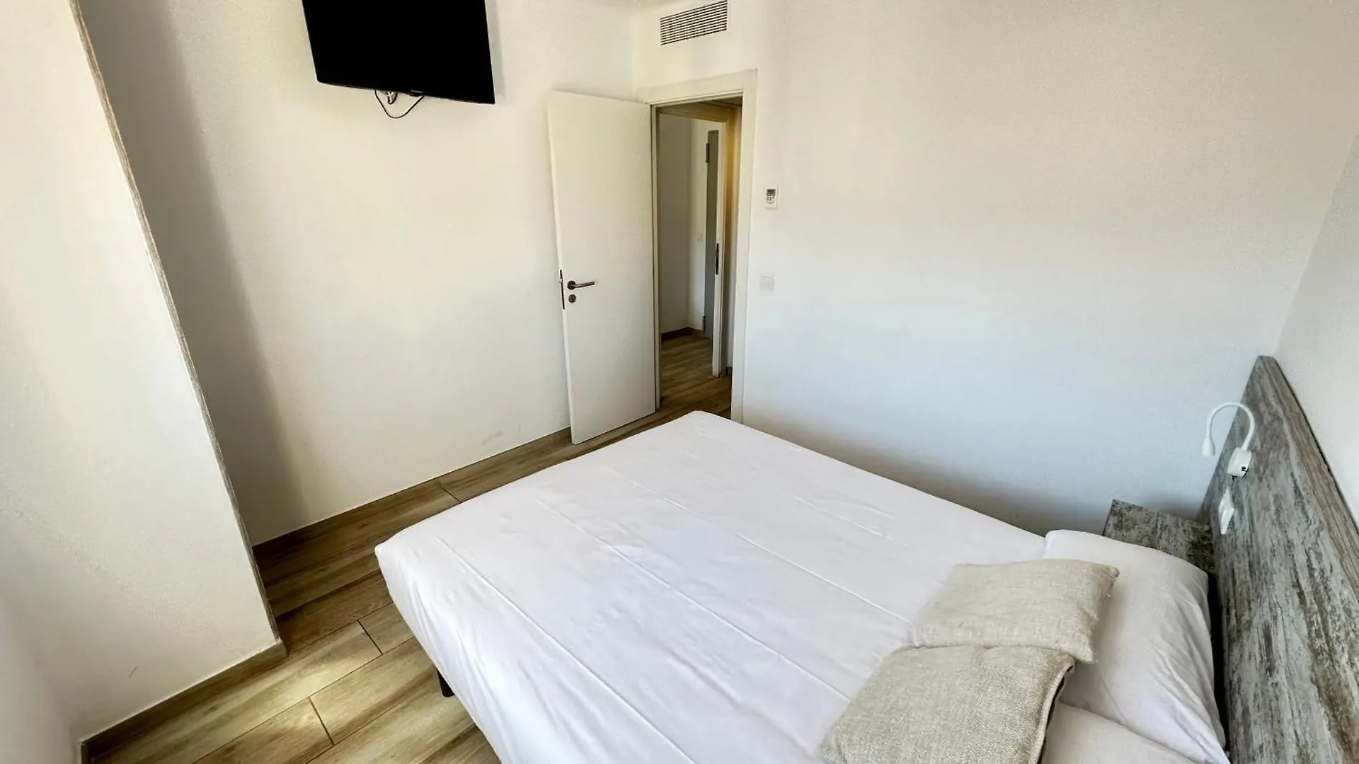 Guest house Agi Gloria Rooms Roses