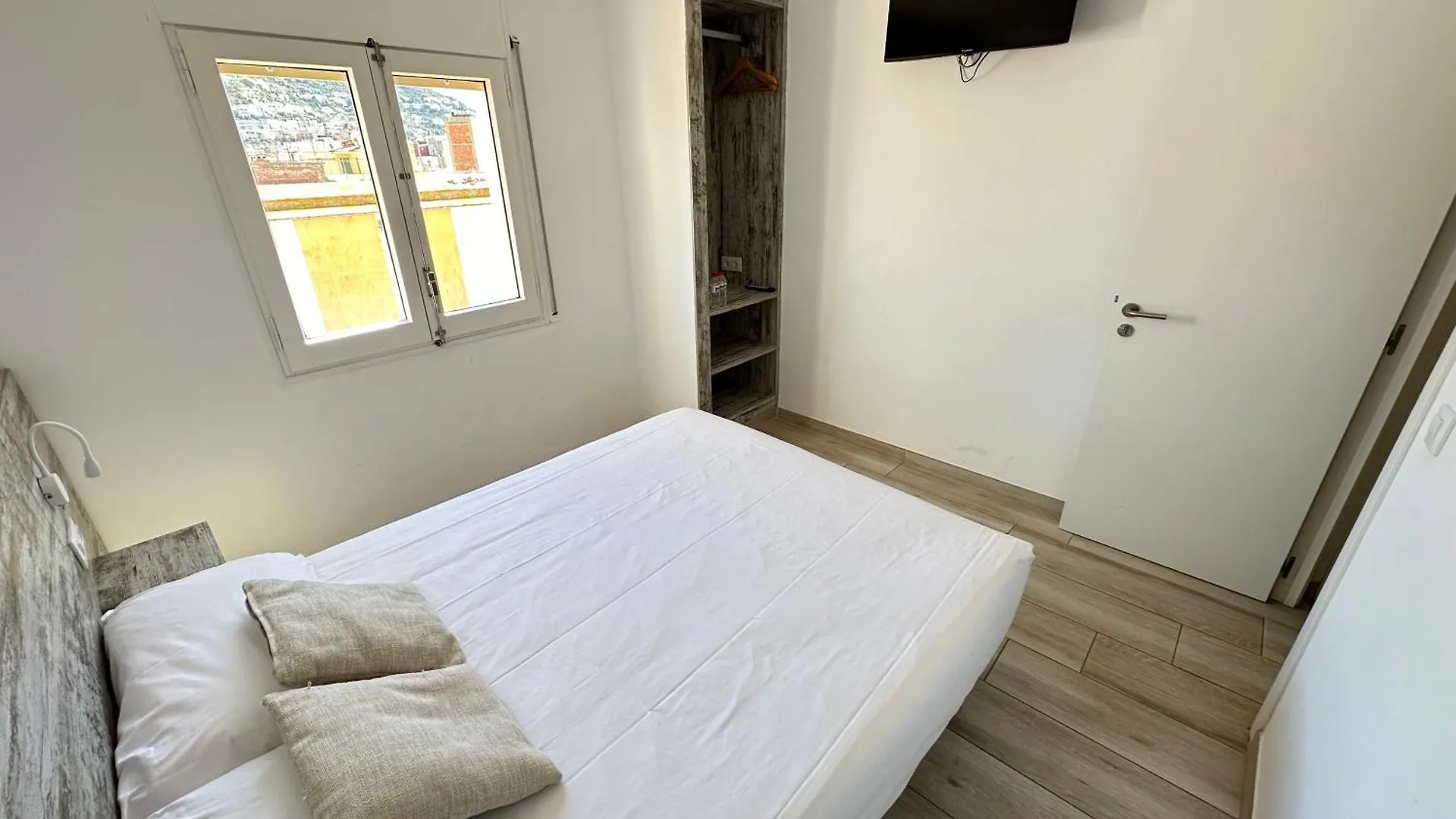 Guest house Agi Gloria Rooms Roses