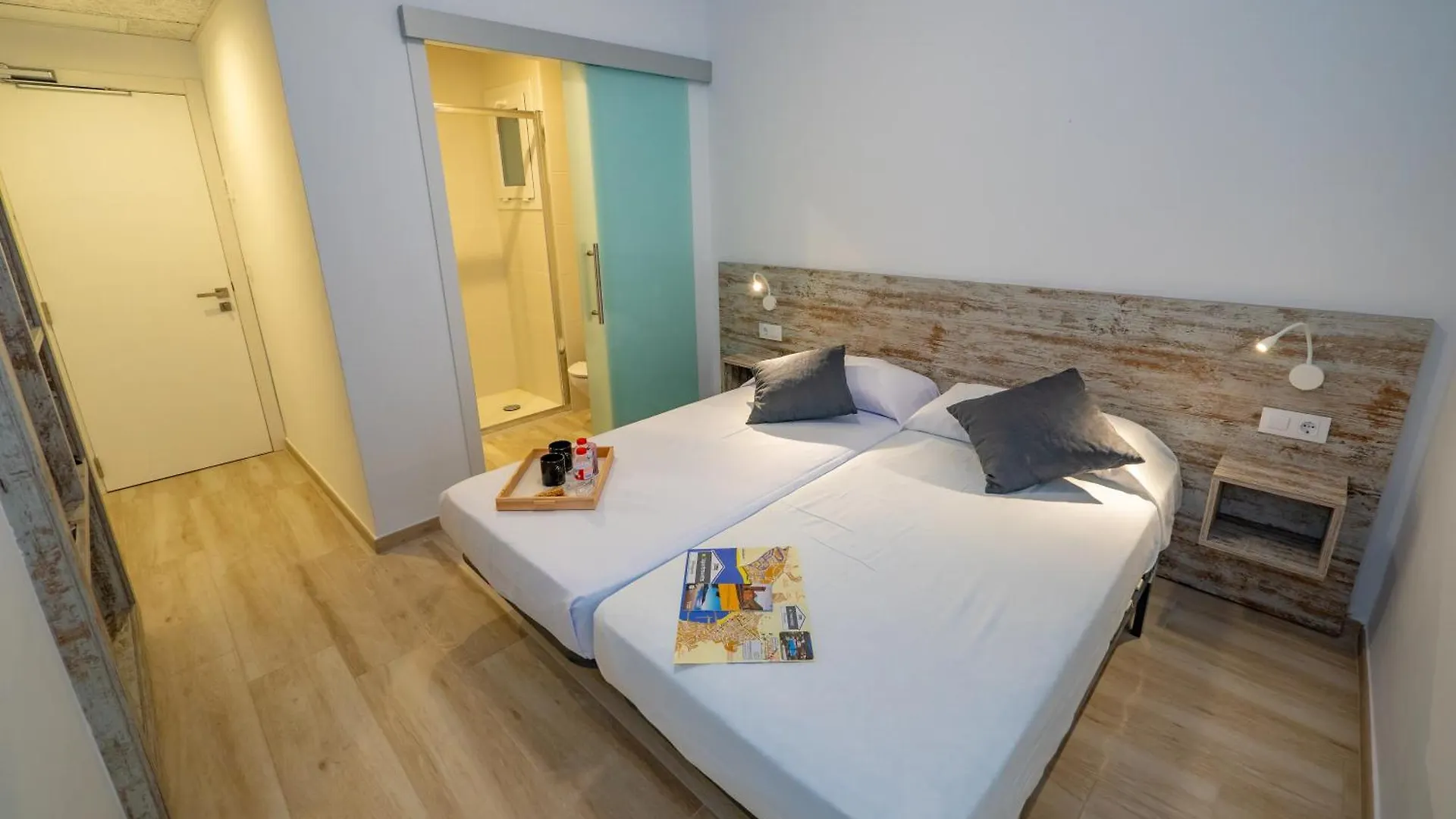 Agi Gloria Rooms Roses