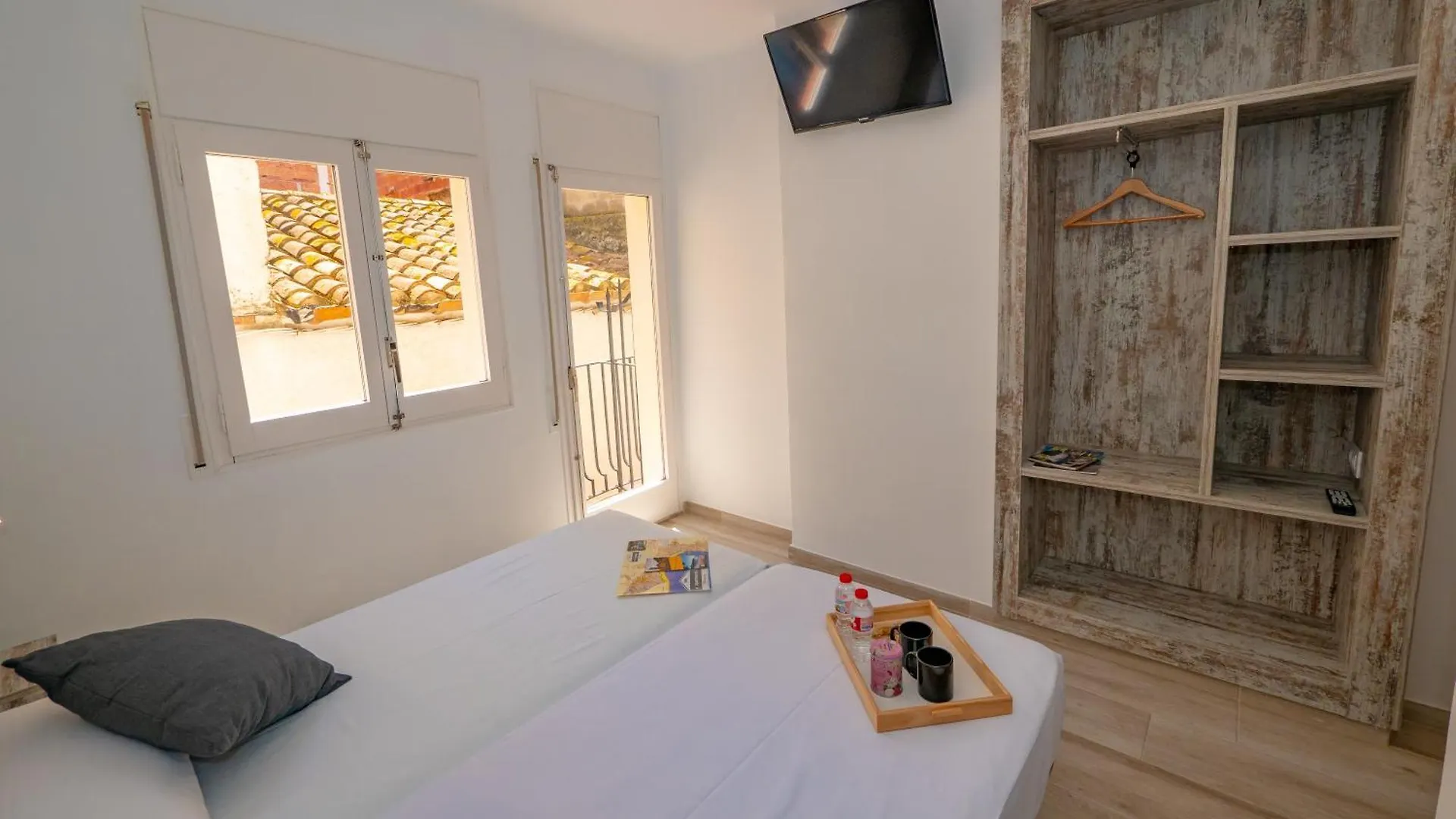 Agi Gloria Rooms Roses Guest house