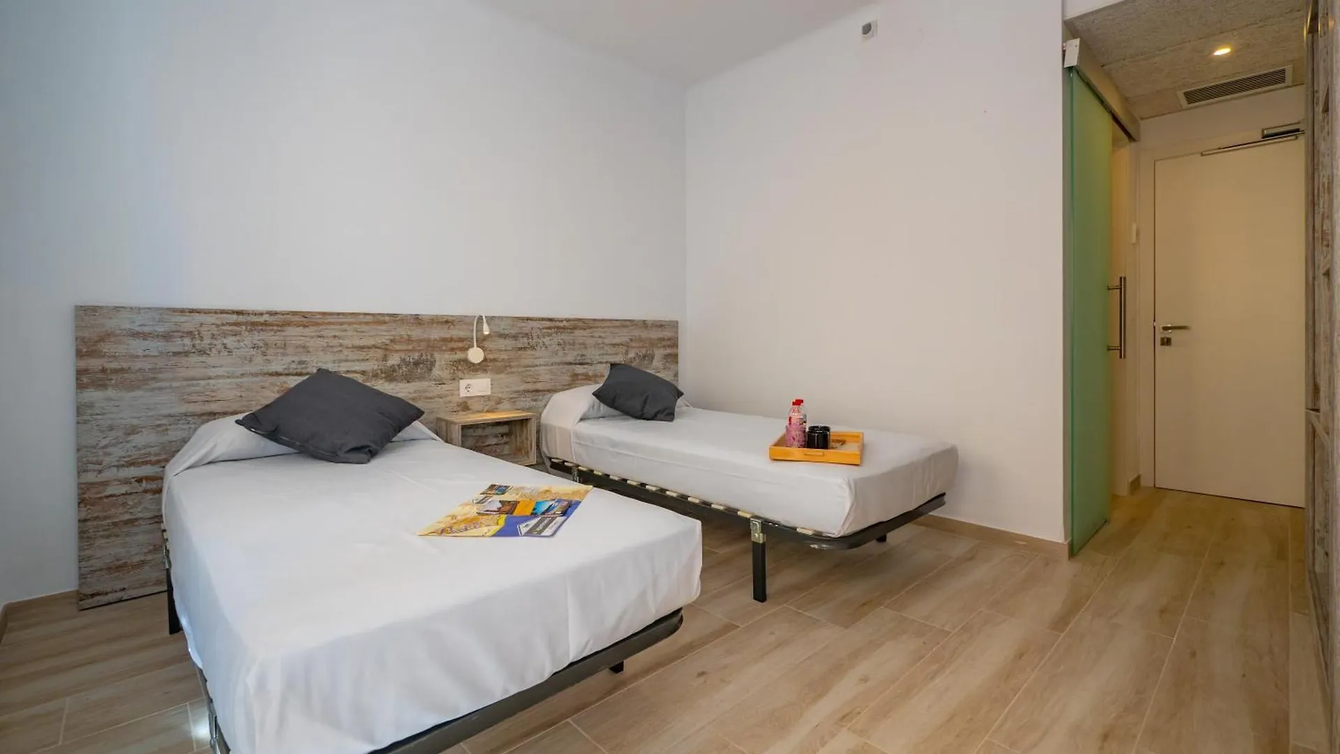 Agi Gloria Rooms Roses