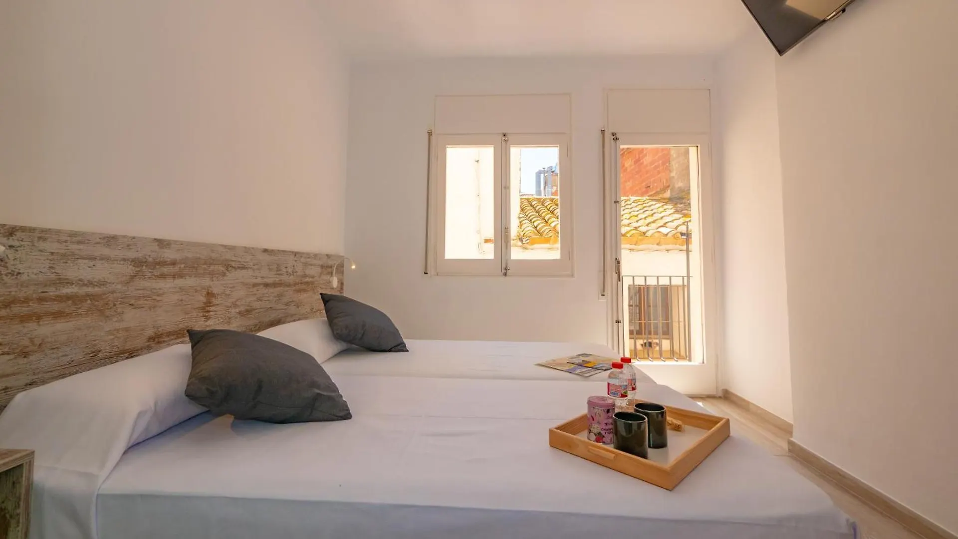 Agi Gloria Rooms Roses
