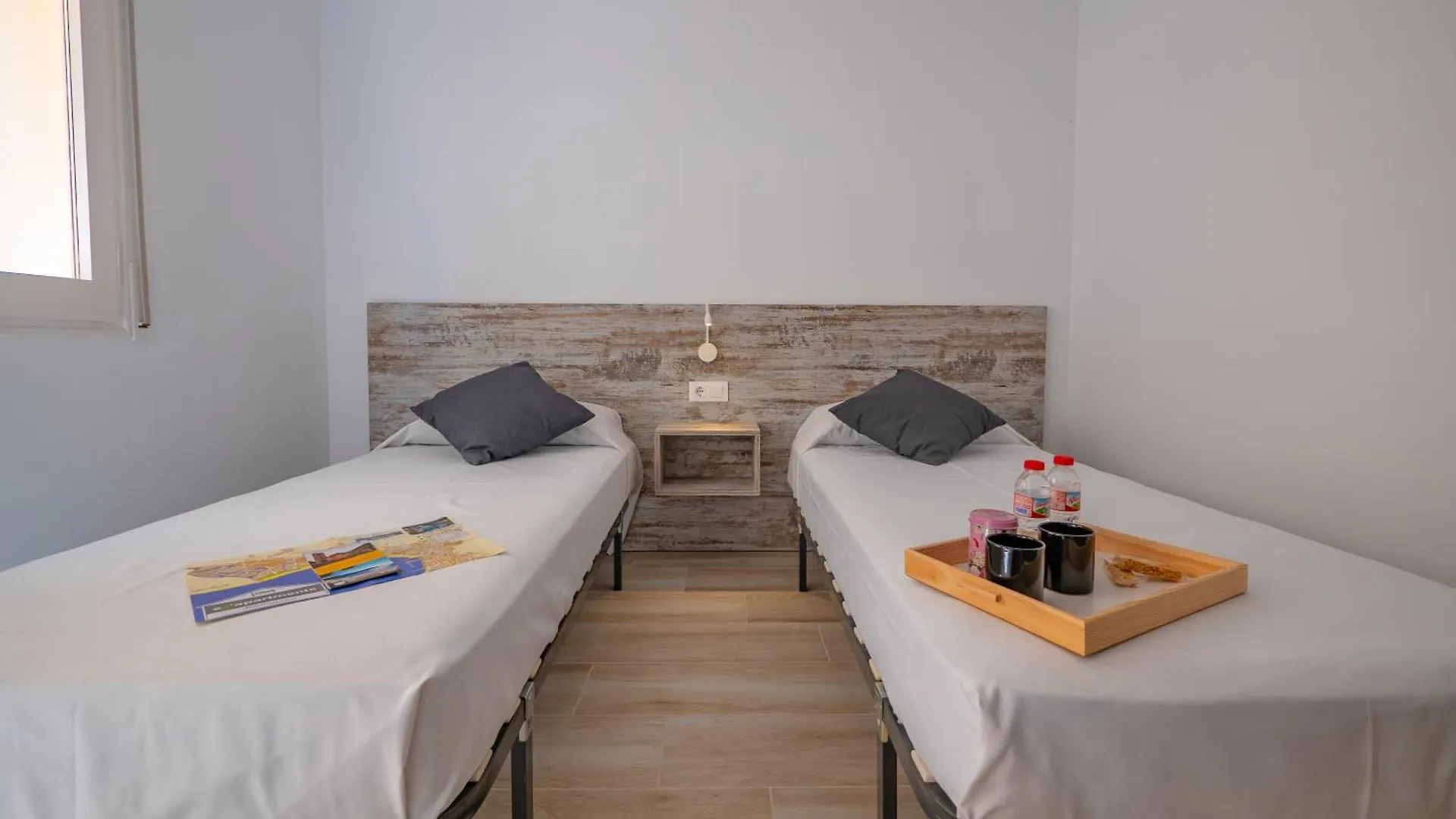 Agi Gloria Rooms Roses 2*,  Spain