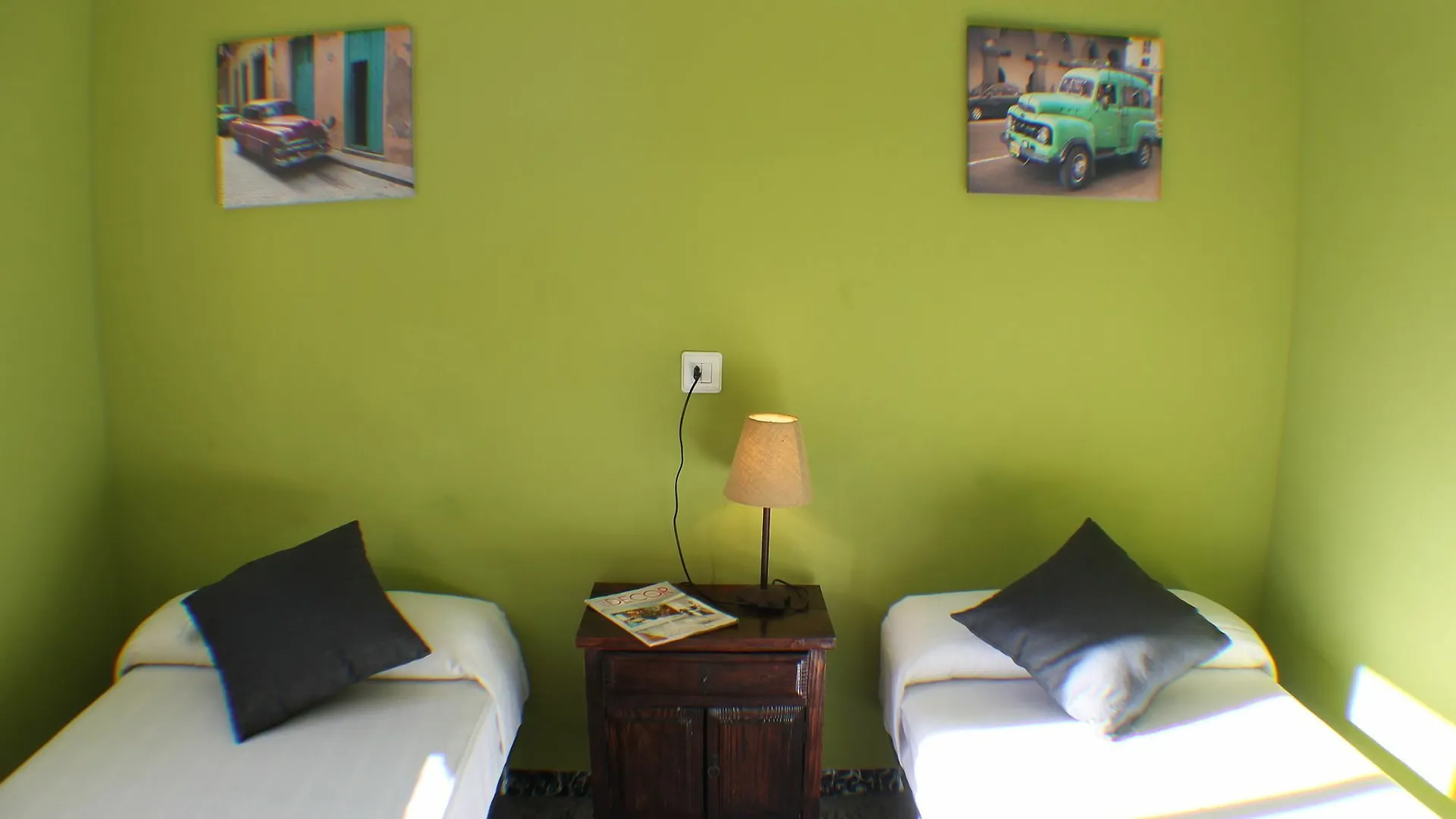 Agi Gloria Rooms Roses Guest house
